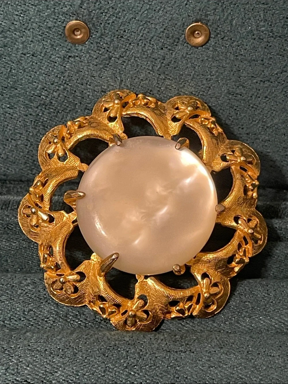 Vintage Florenza Ornate Gold-Tone Luminous Cabochon Wreath Brooch